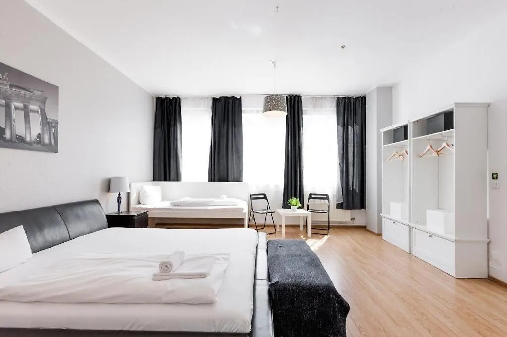 Big Fancy Apartments City Center Berlijn
